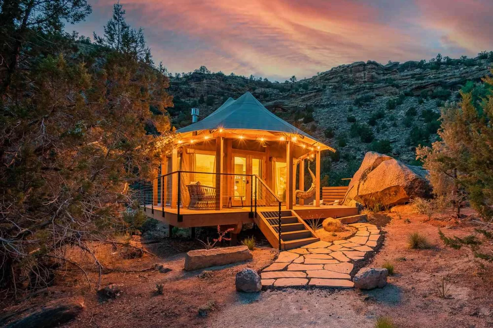 Discover Luxury Camping Resorts in the Rockies for an Unforgettable Glamping Experience
