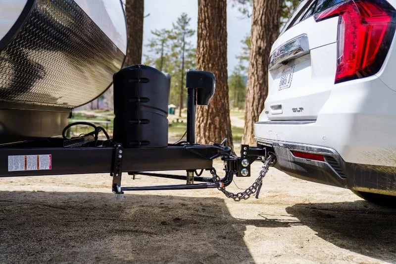 Guide to Choosing the Right RV Weight Distribution Hitch for Safer Towing